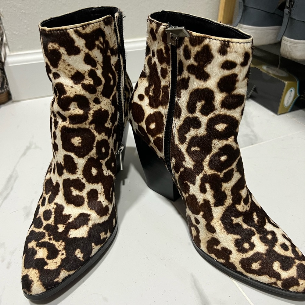 Horse hair leopard print boots - Charles David